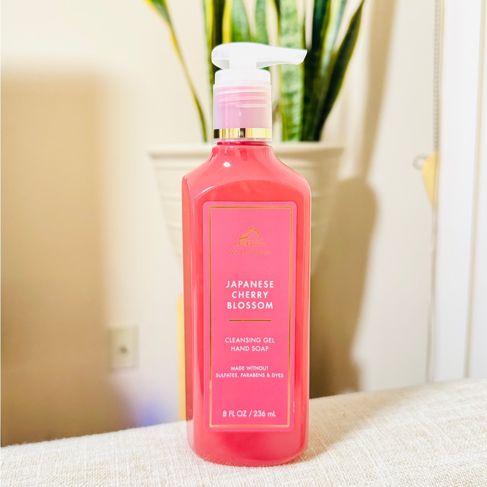 Bath & Body Works Japanese Cherry Blossom Cleansing Gel Hand Soap - Pink